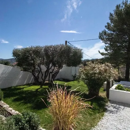 Castelet Circuit The Cadiere D'azur With Pool Villa Les Lecques